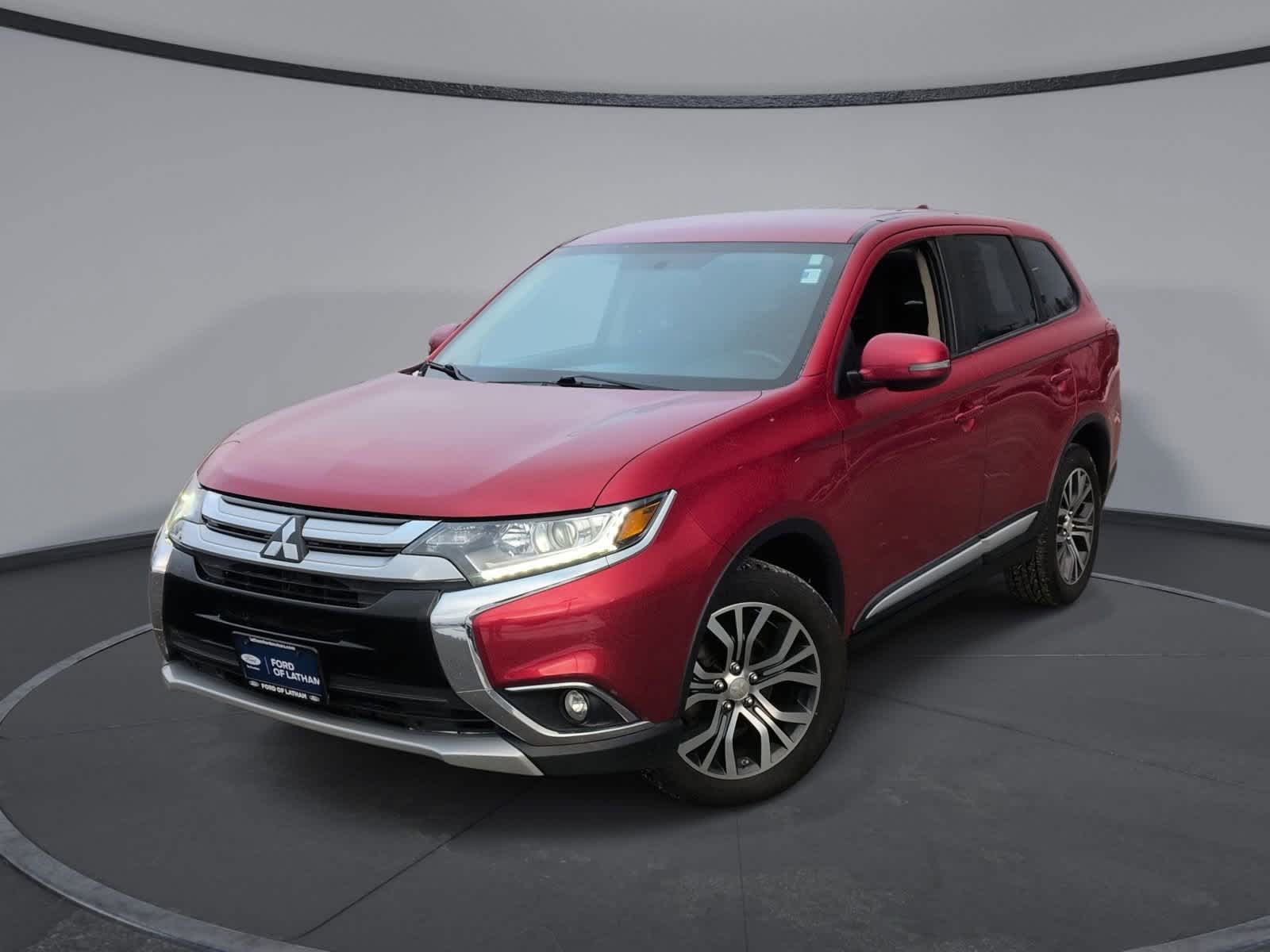 2017 Mitsubishi Outlander SE's photo
