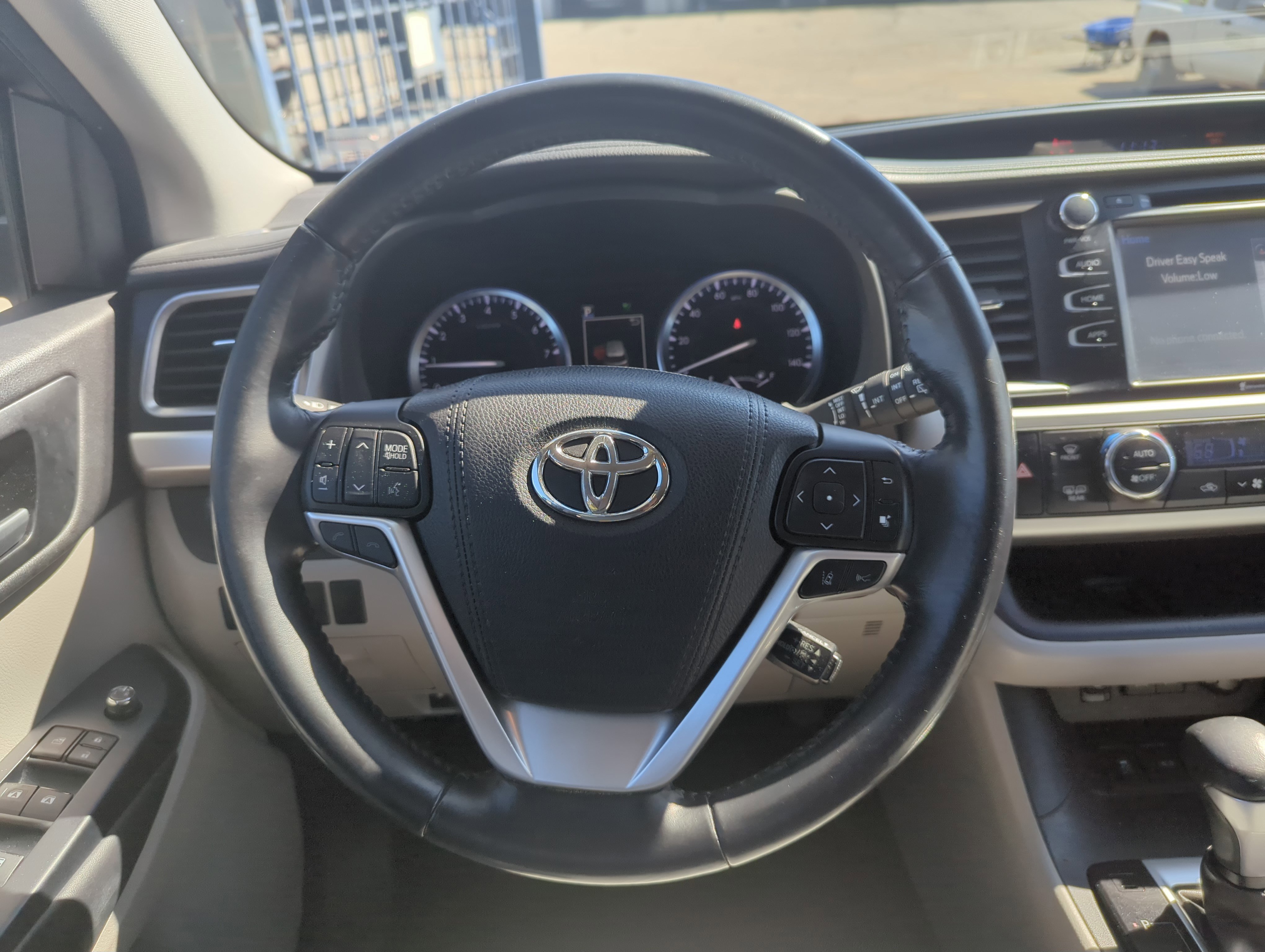 2017 Toyota Highlander XLE photo 13