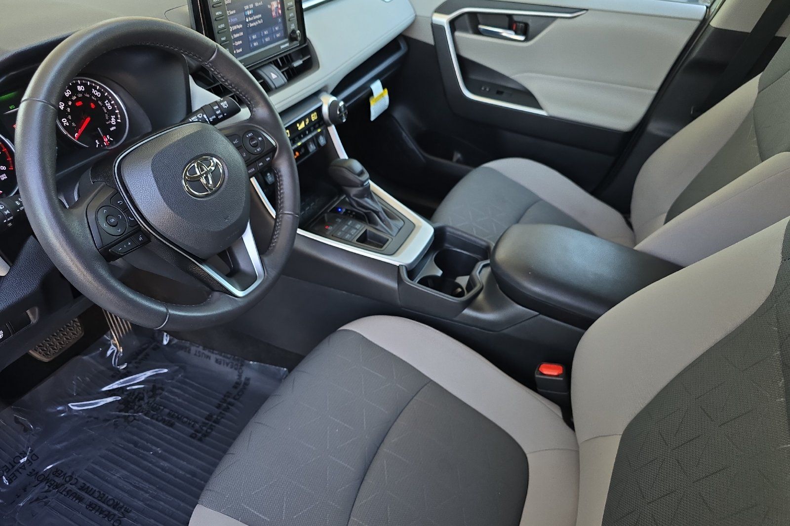 2021 Toyota RAV4 XLE photo 9