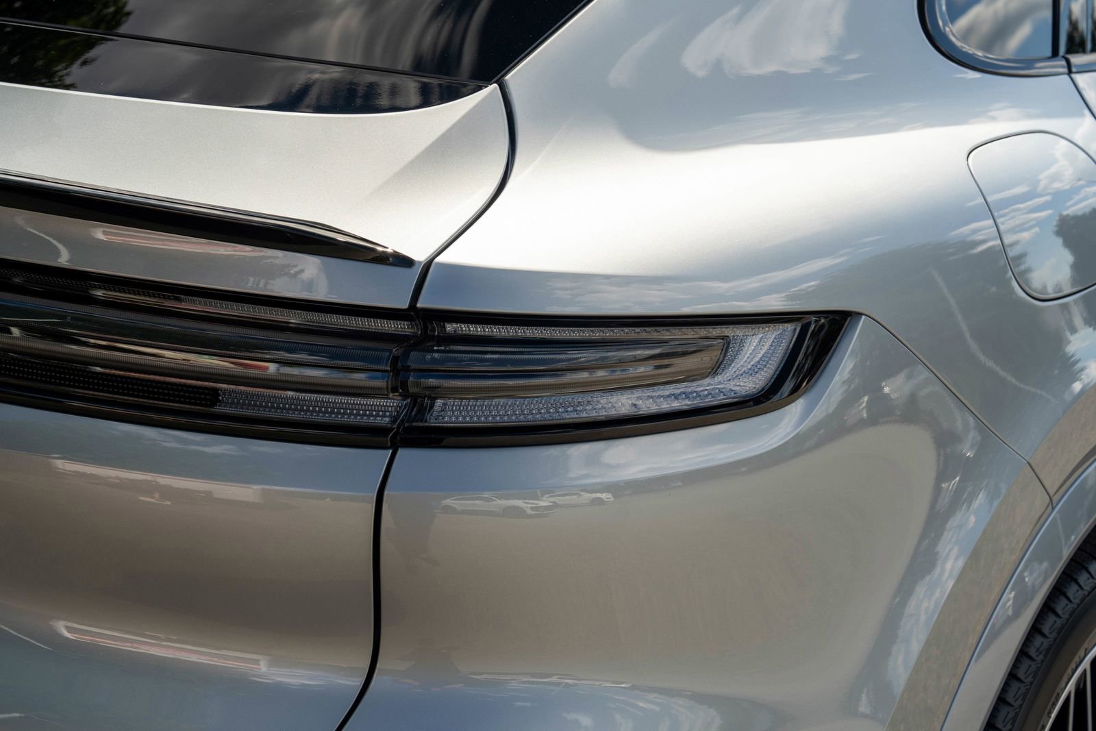 2026 Porsche Cayenne Base photo 14