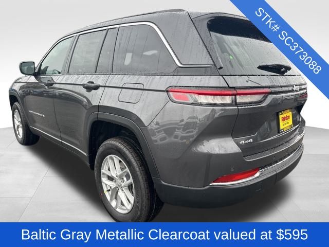 2025 Jeep Grand Cherokee Laredo photo 4