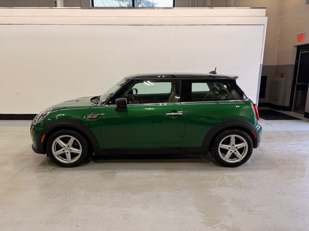 Used 2022 MINI Hardtop 2 Door SE with VIN WMW13DJ07N2R30875 for sale in Golden Valley, Minnesota