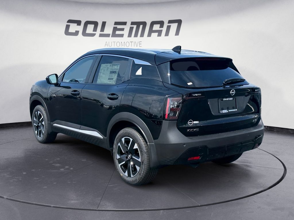 2025 Nissan Kicks SV photo 2