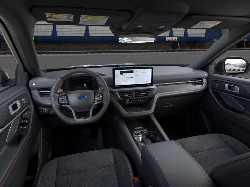 2025 Ford Explorer ST photo 5