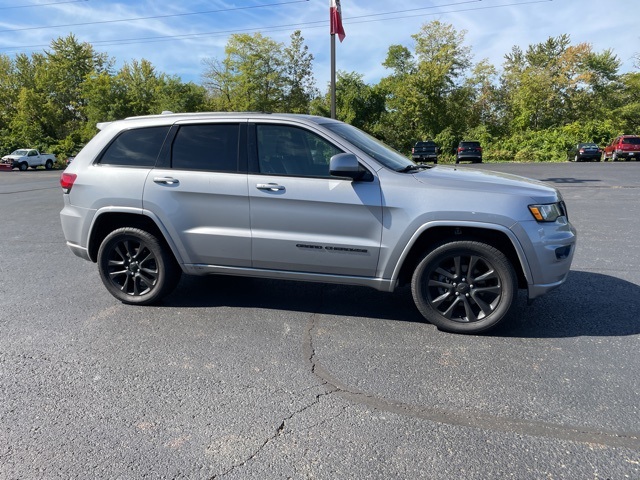 2020 Jeep Grand Cherokee Altitude photo 2
