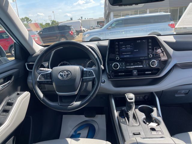 2022 Toyota Highlander XLE photo 24