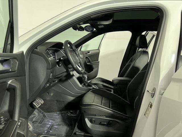 2024 Volkswagen Tiguan SEL R-Line Black photo 18
