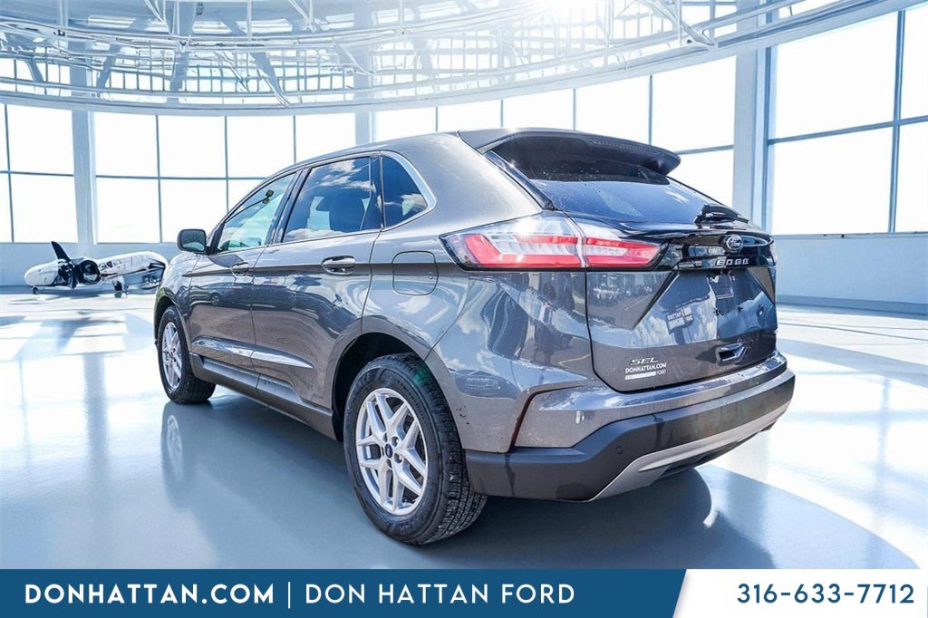 2022 Ford Edge SEL photo 28