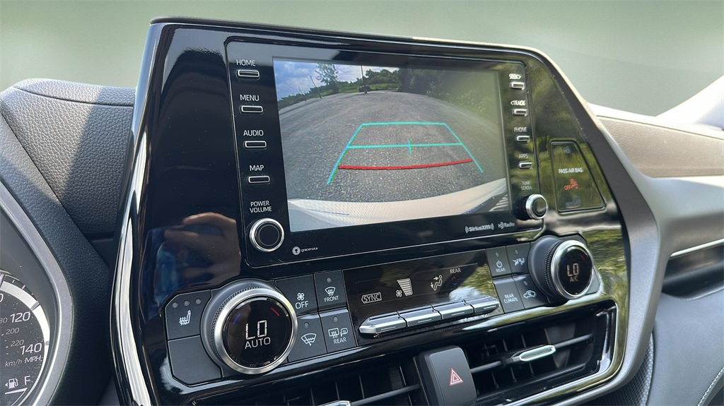 2022 Toyota Highlander XLE photo 22