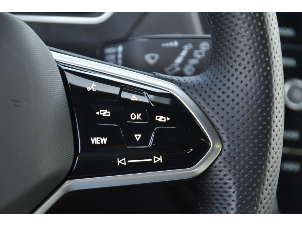 2024 Volkswagen Tiguan SE R-Line Black photo 31