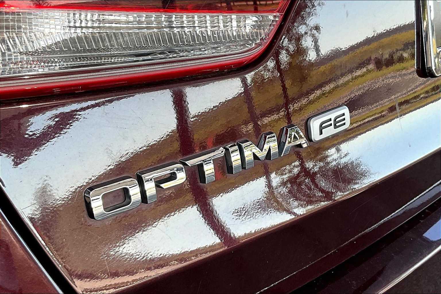 2017 Kia Optima LX photo 9