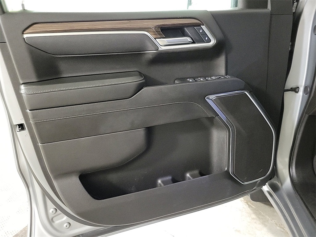 2025 CHEVROLET SILVERADO - Image 19