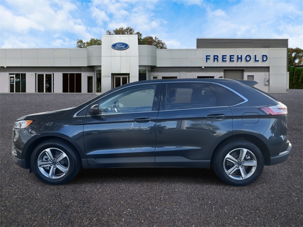 2022 Ford Edge SEL photo 4