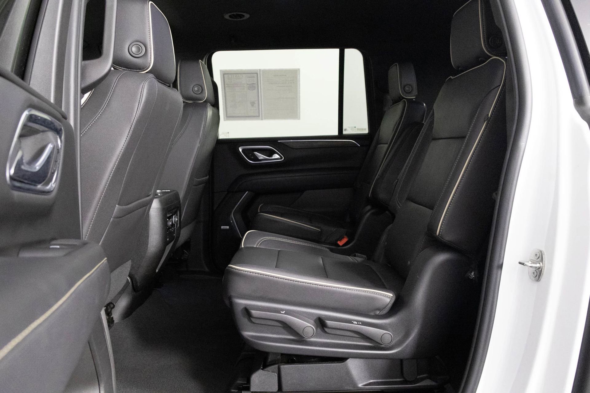 2023 Chevrolet Suburban Premier photo 19