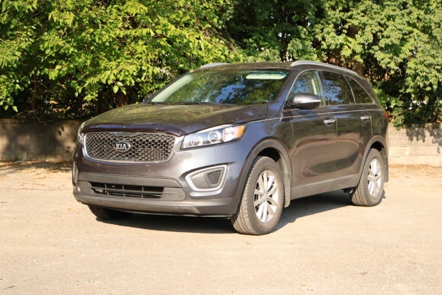2016 Kia Sorento LX photo 2