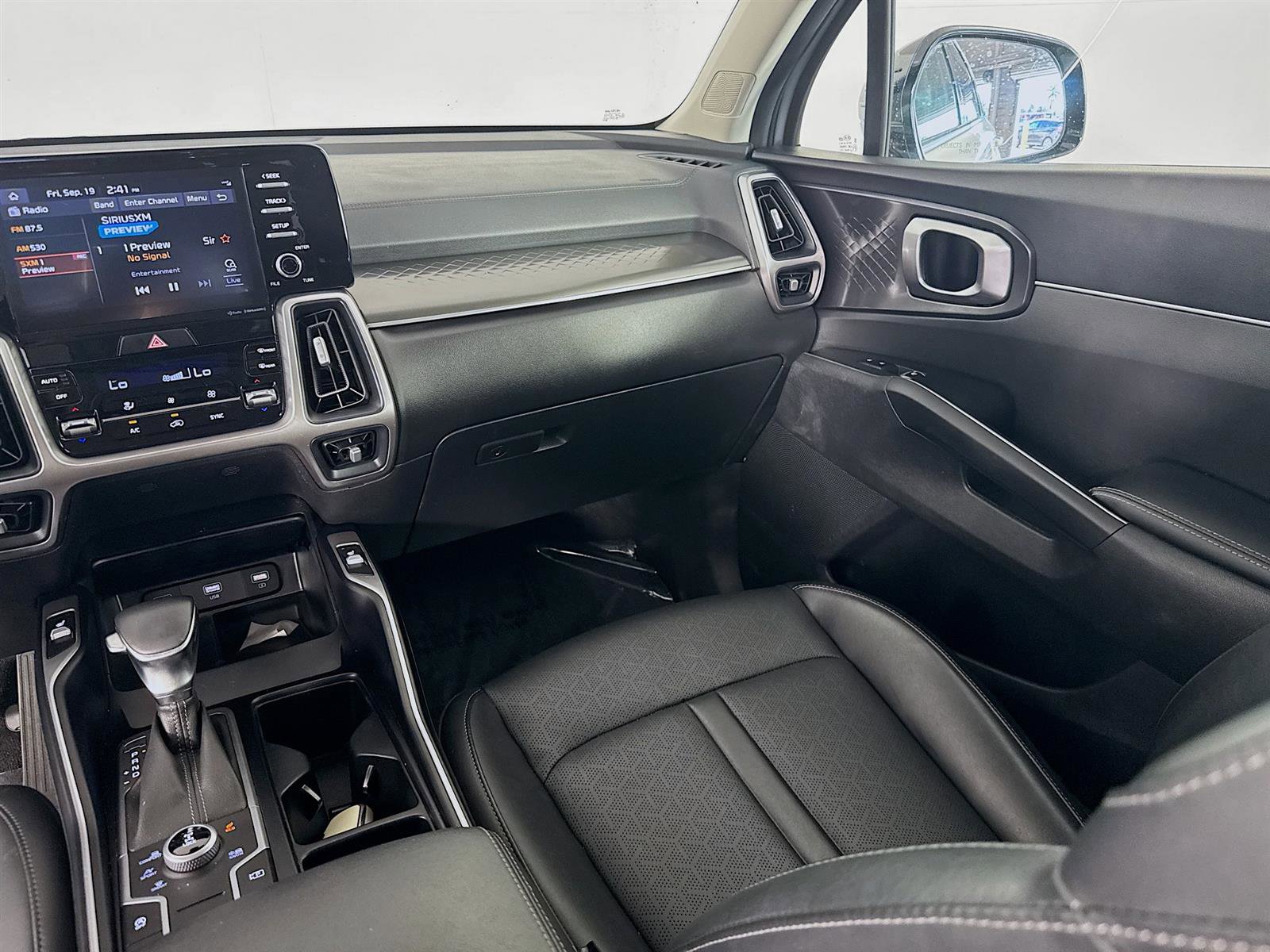 2021 Kia Sorento S photo 24