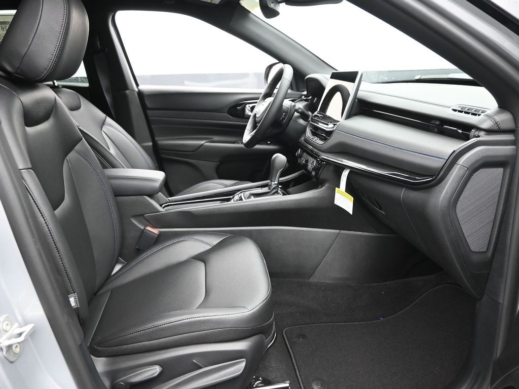 2026 Jeep Compass Limited Altitude photo 5
