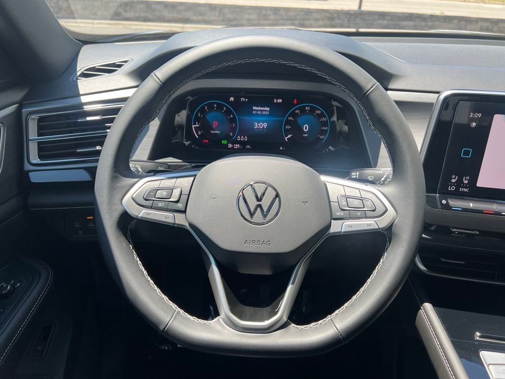 2025 Volkswagen Atlas Cross Sport SE Technology photo 14