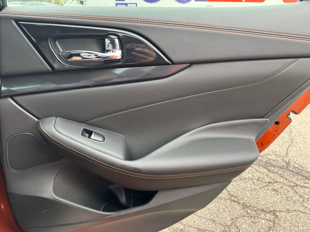 2019 Nissan Maxima SR photo 28