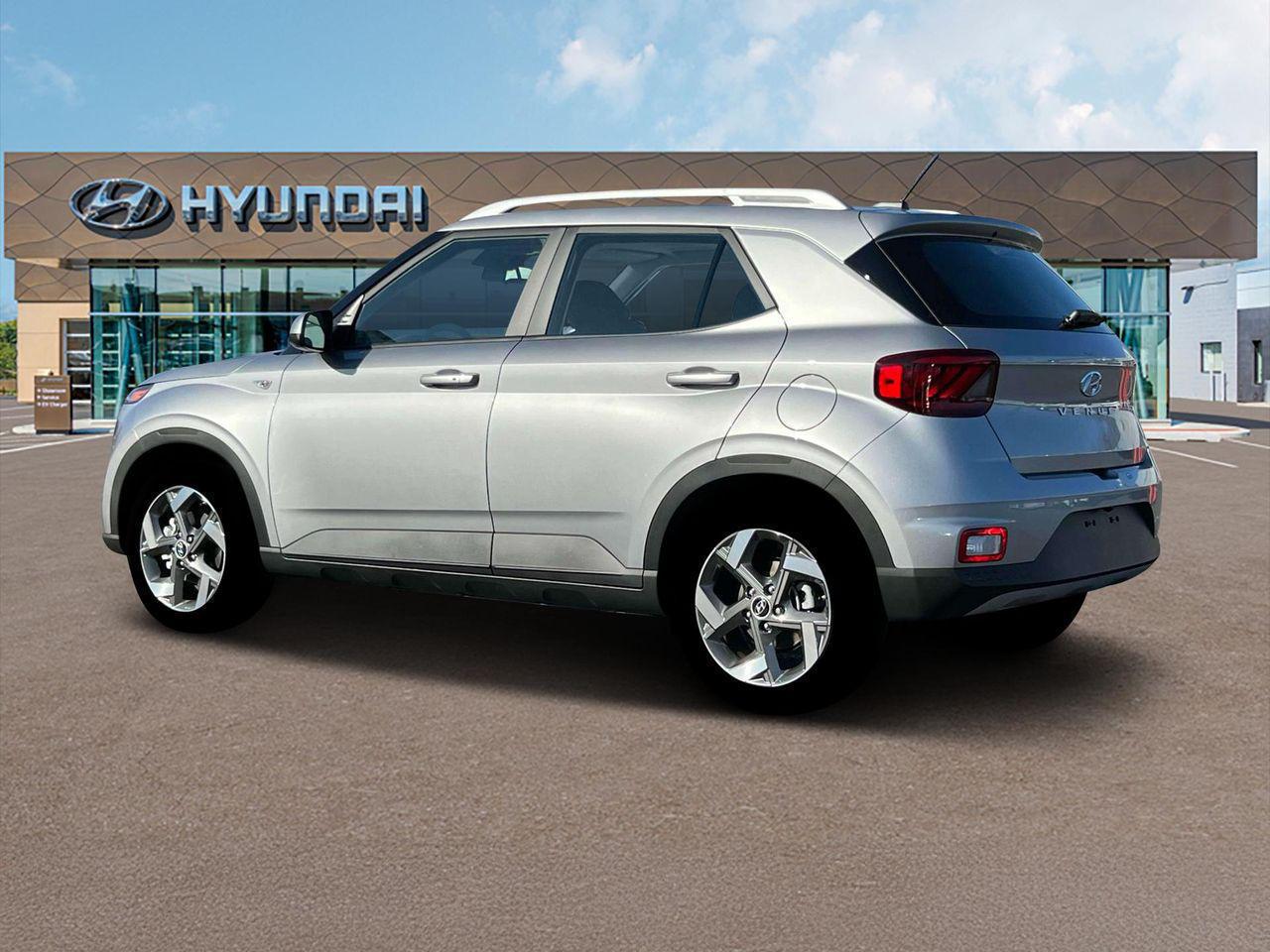 2025 Hyundai Venue SEL photo 2