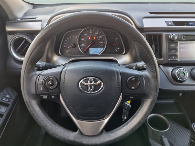 2014 Toyota RAV4 LE photo 10