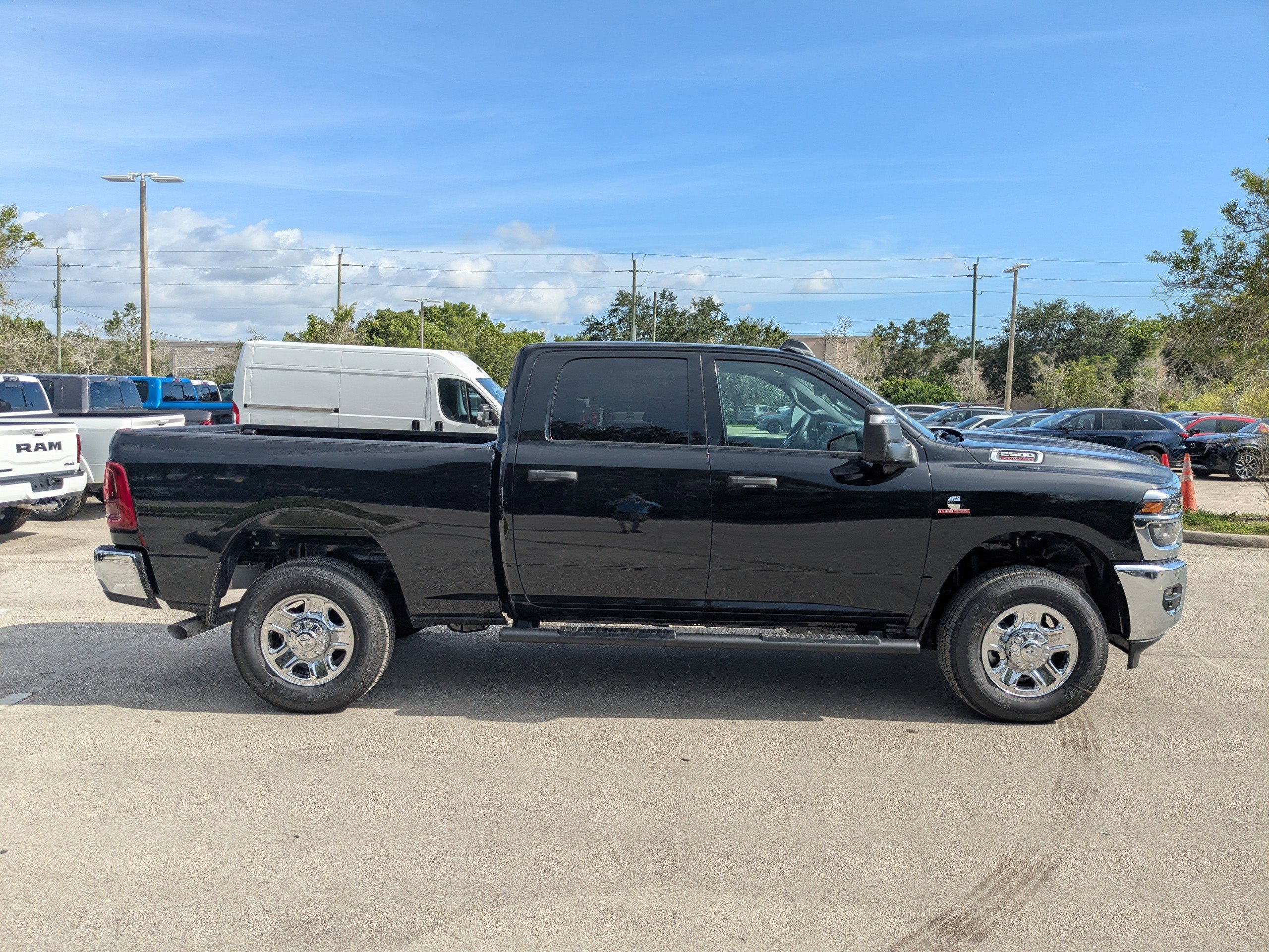 2025 Ram 2500 Tradesman photo 3