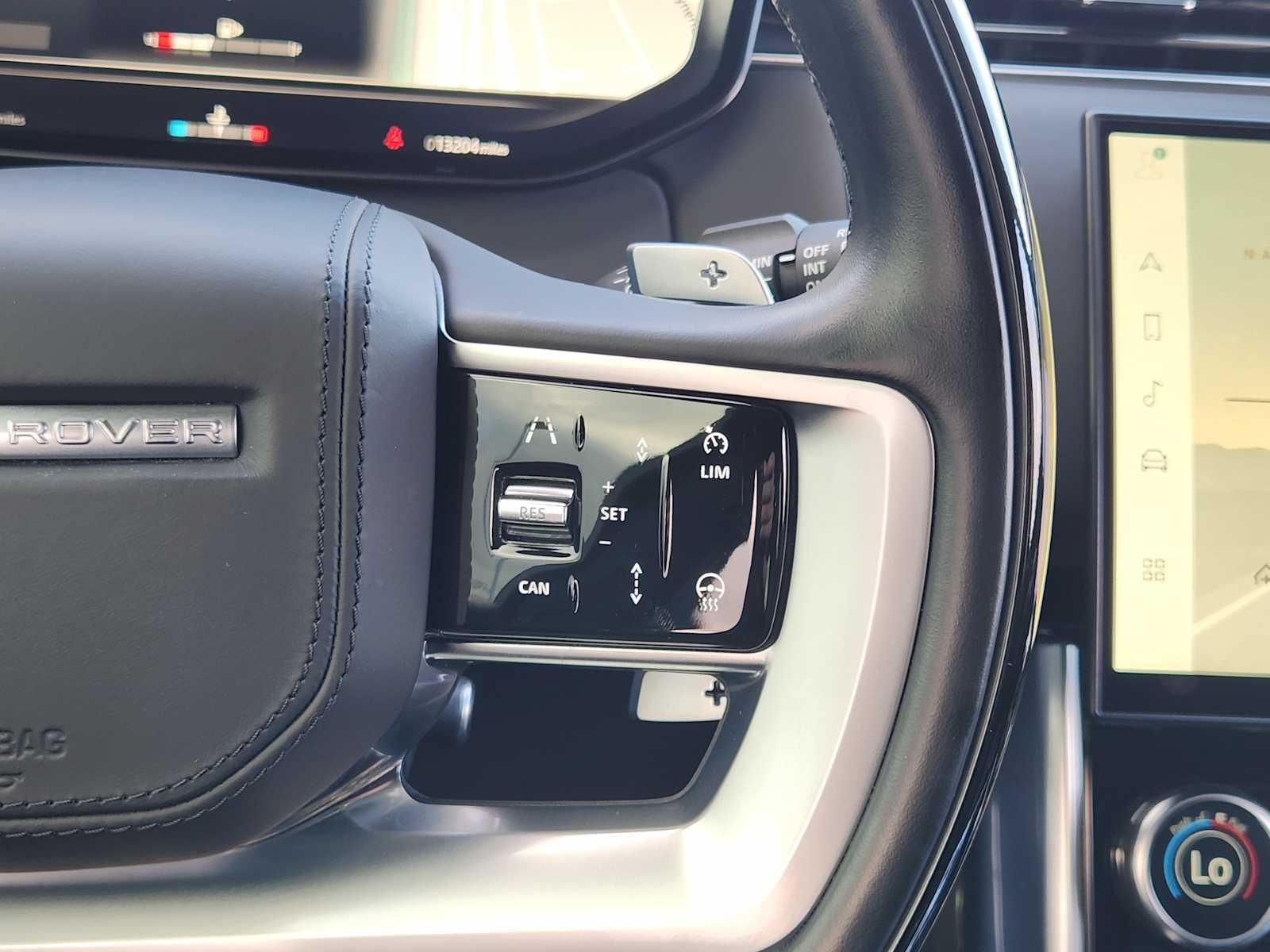 2023 Land Rover Range Rover SE photo 28