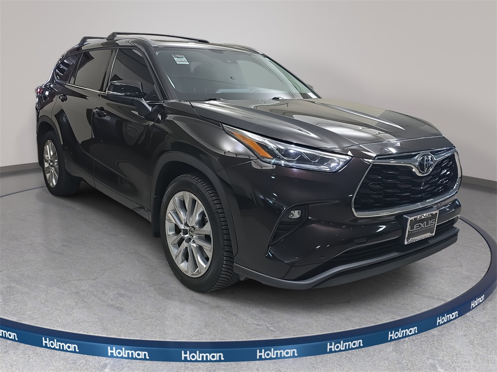 2022 Toyota Highlander Limited photo 4