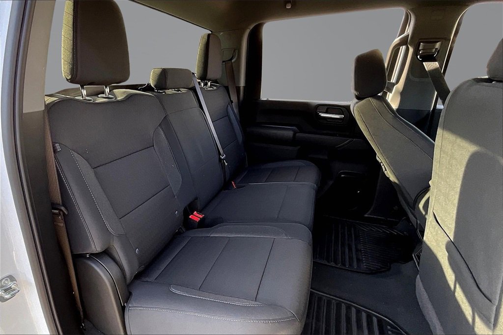 2025 Chevrolet Silverado 2500HD Custom photo 9