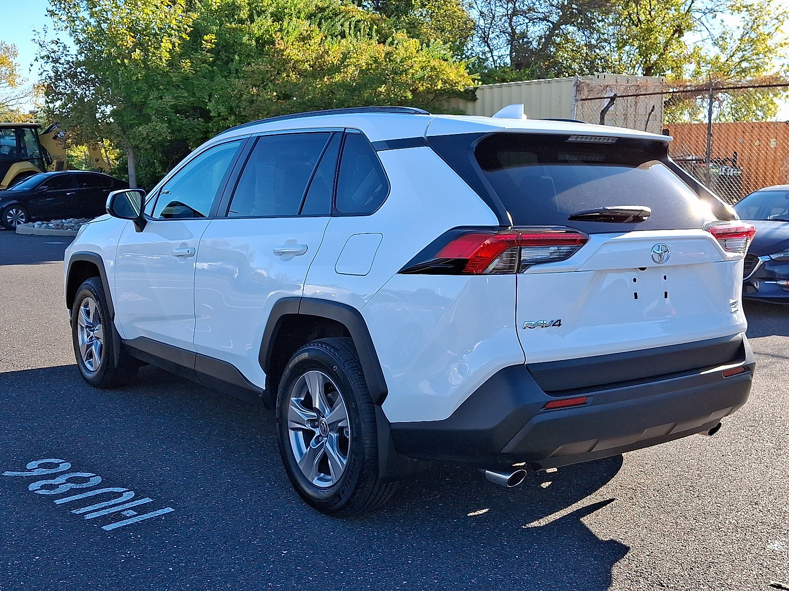 2025 Toyota RAV4 XLE photo 3