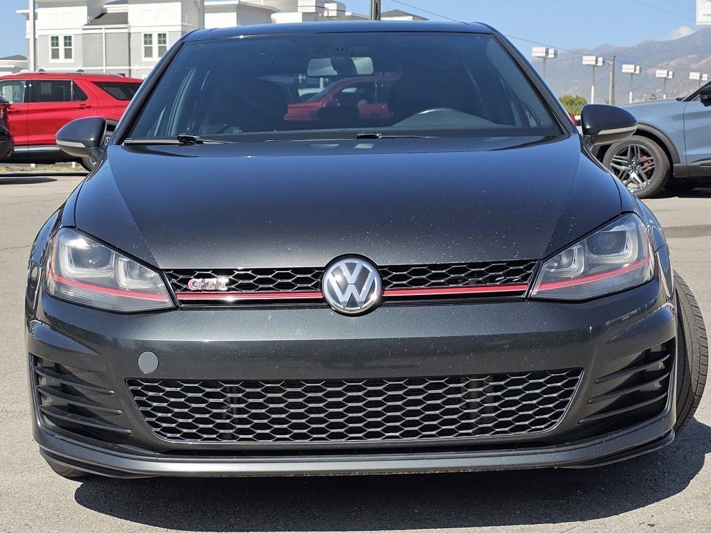 2017 Volkswagen Golf GTI Sport SE Autobahn photo 2