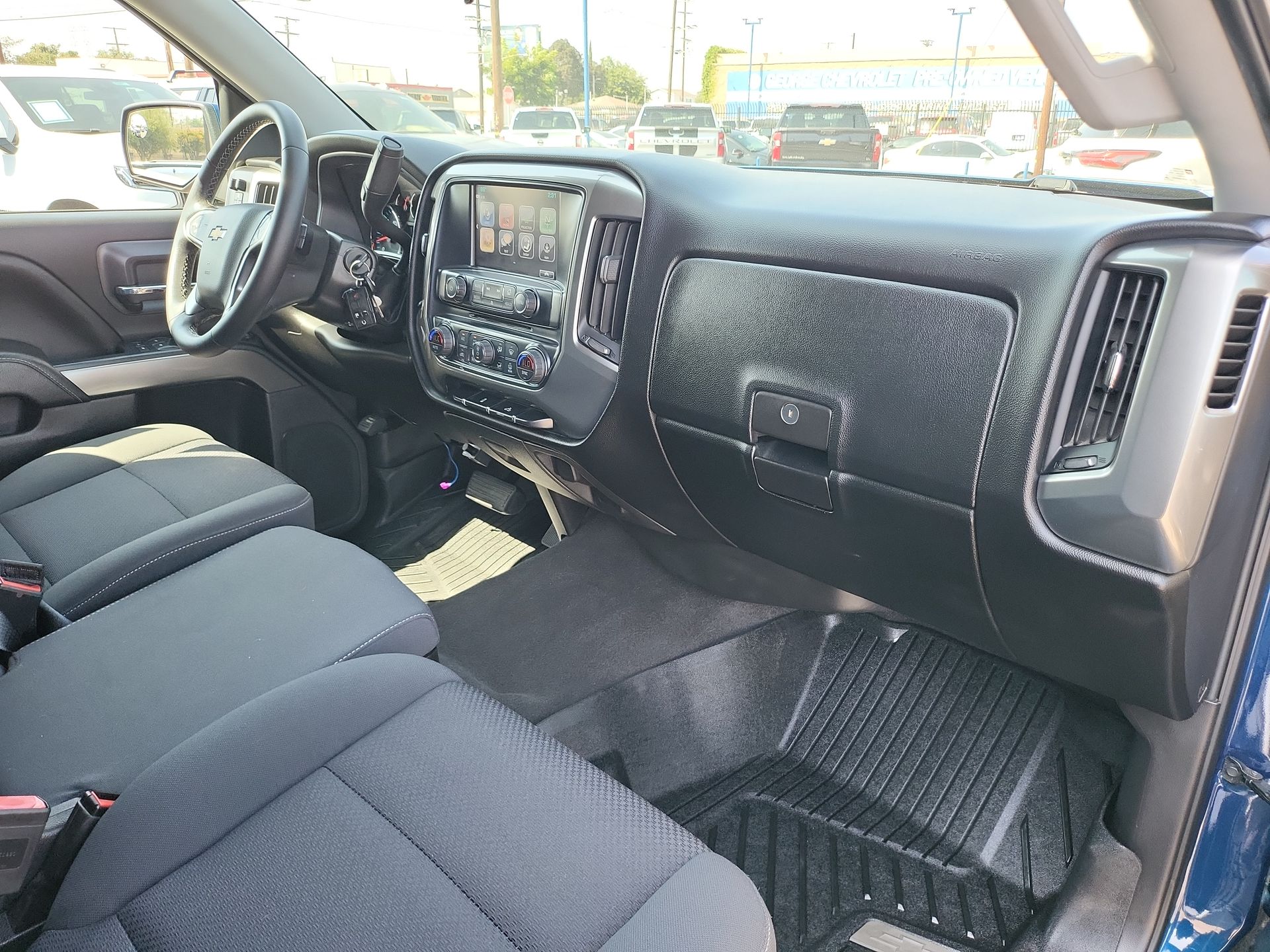 2018 Chevrolet Silverado 1500 LT photo 16