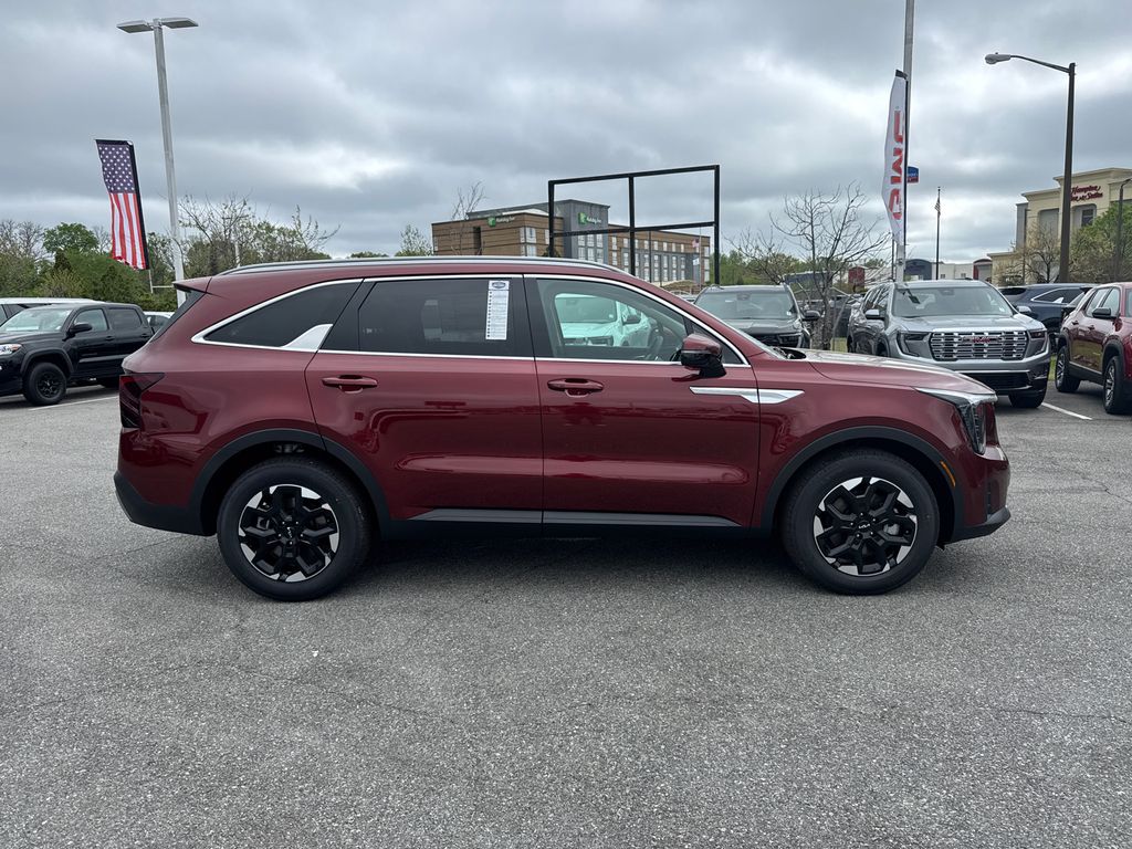 2025 Kia Sorento S photo 2