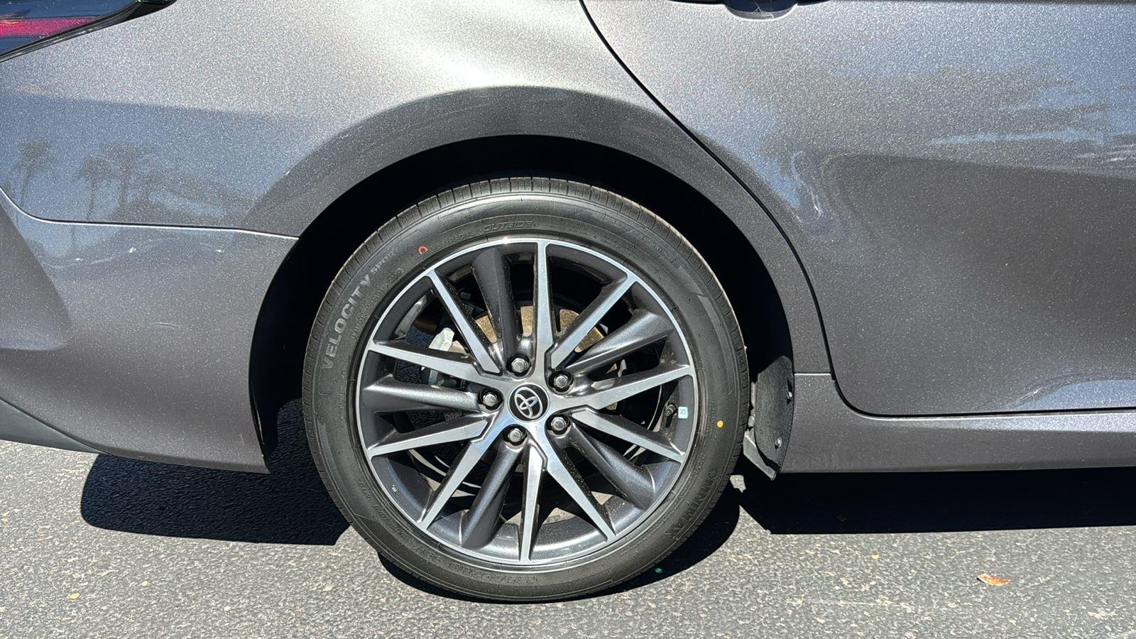 2023 Toyota Camry Hybrid XLE photo 9