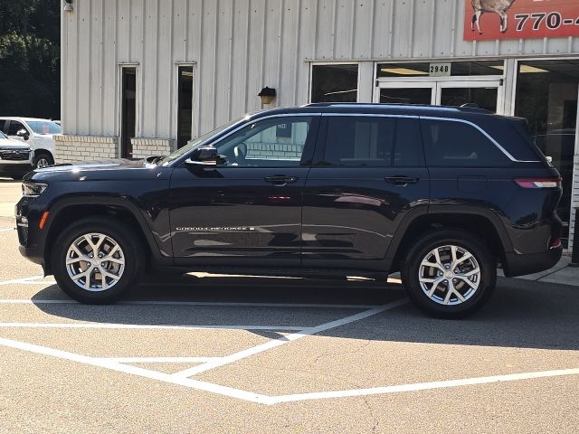 2023 Jeep Grand Cherokee Limited photo 2