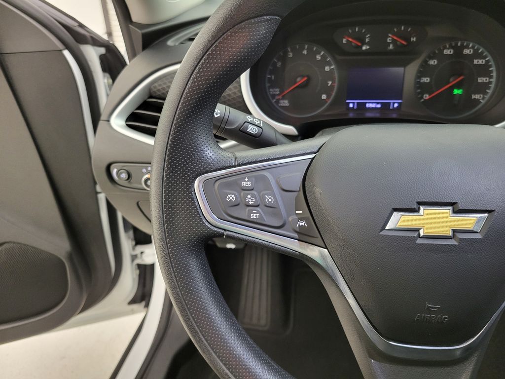 2023 Chevrolet Malibu 1LT photo 4