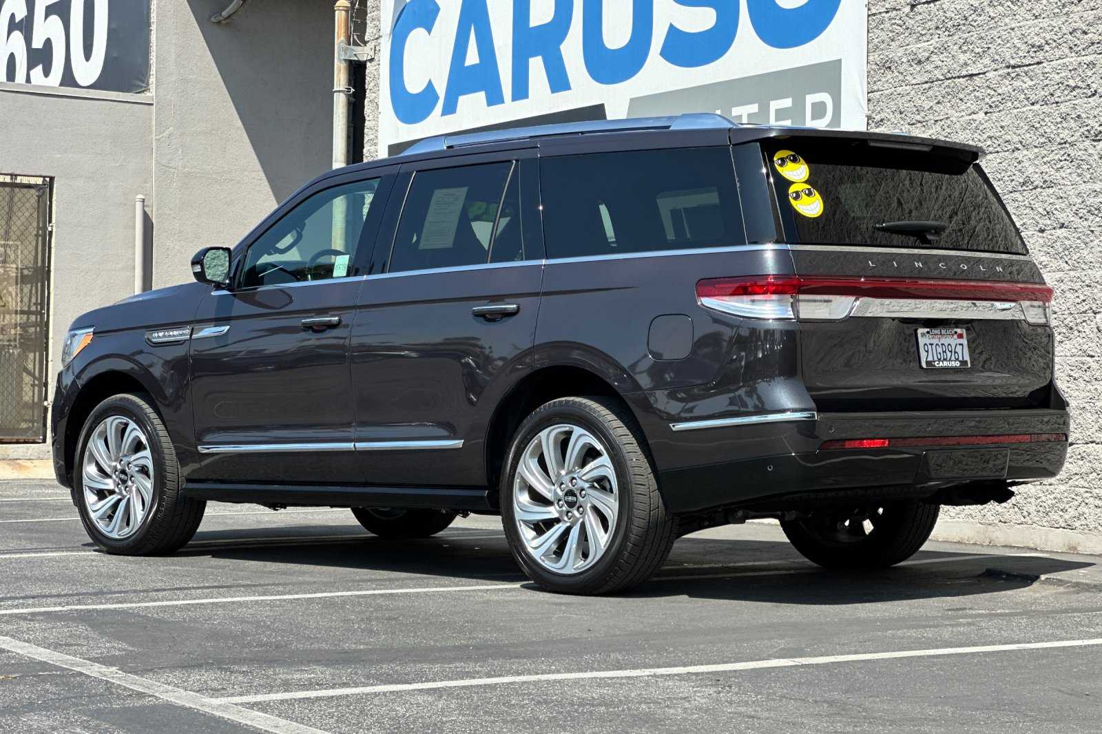2024 Lincoln Navigator Reserve photo 3
