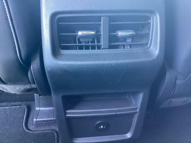 2024 Ford Edge SEL photo 21