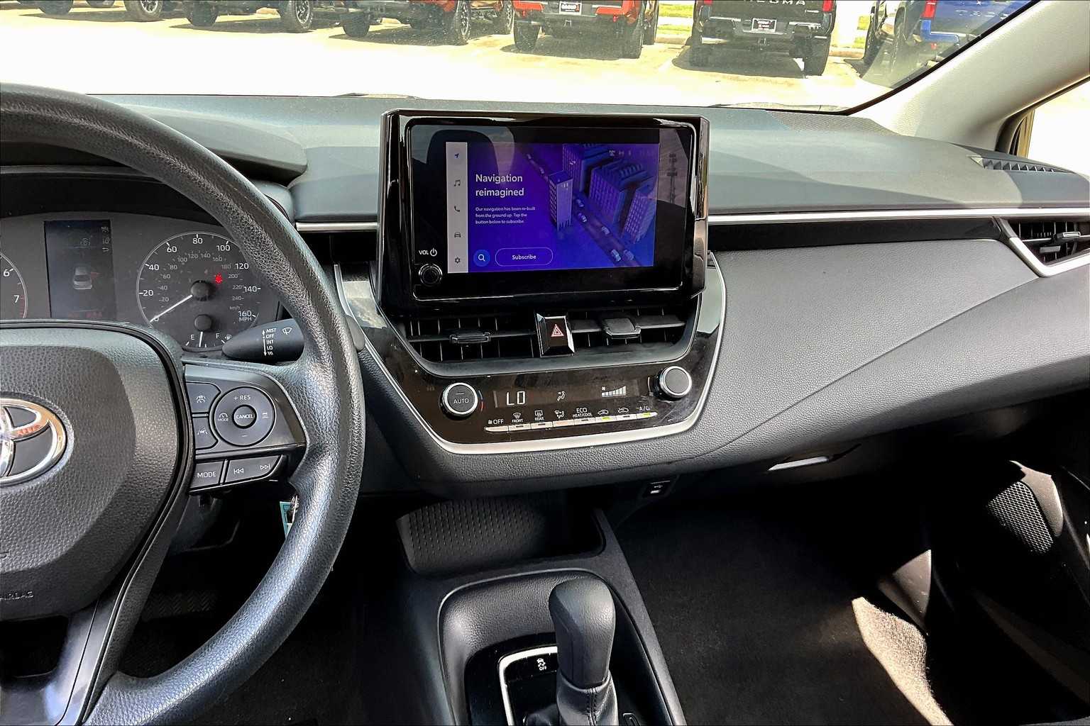 2023 Toyota Corolla LE photo 6