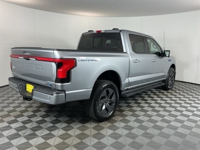 2025 Ford F-150 Lightning Lariat photo 4