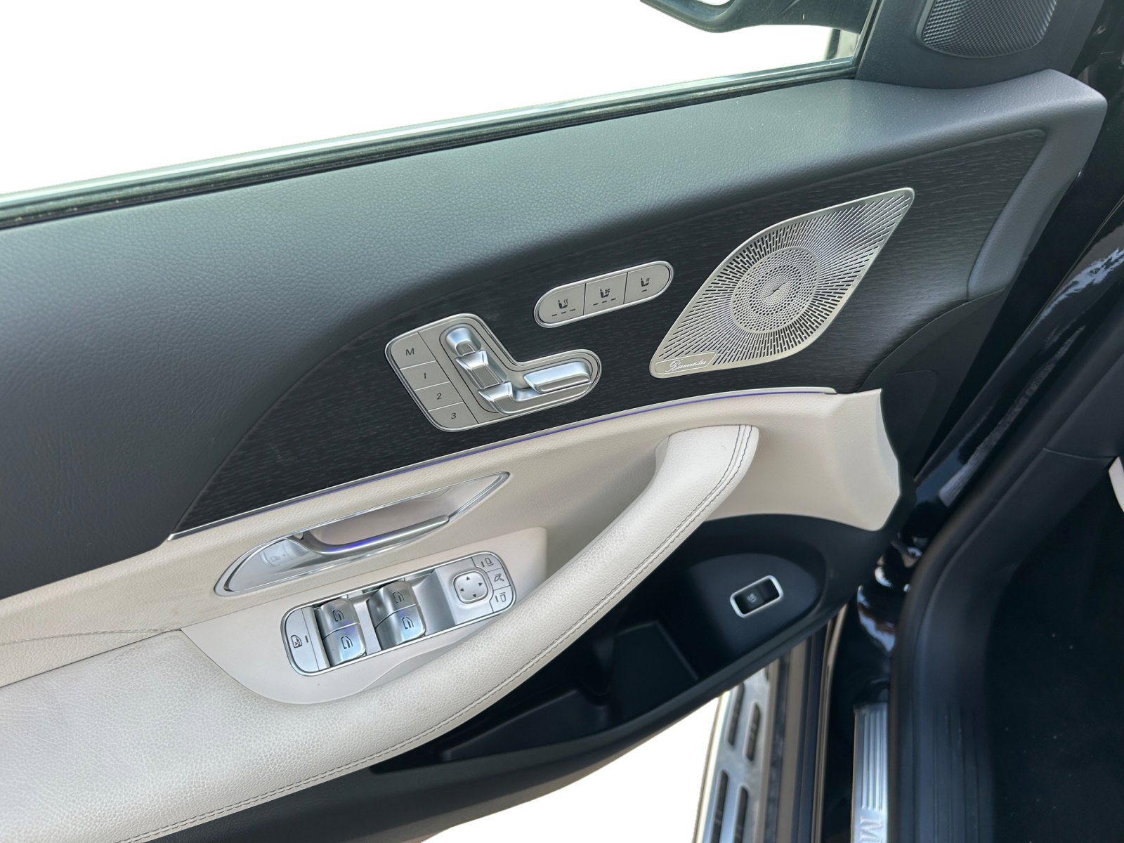 2025 Mercedes Benz GLS 450 4MATIC photo 18