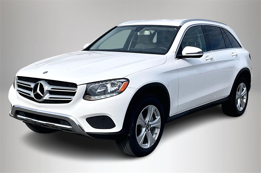 2018 Mercedes Benz GLC 300 photo 2