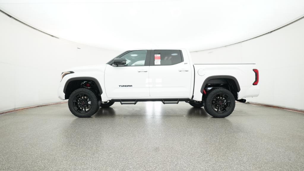 2025 Toyota Tundra SR5 CrewMax photo 5