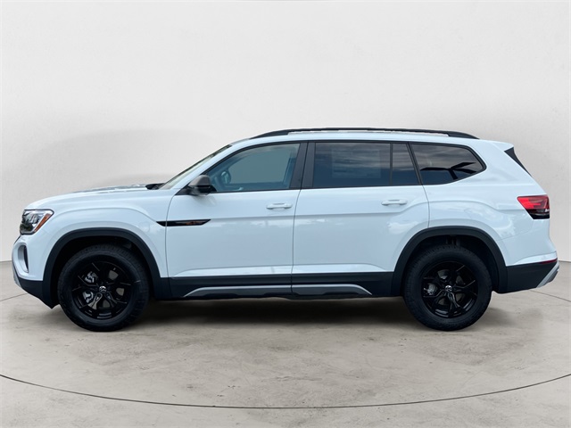 2025 Volkswagen Atlas SE Technology Peak Edition photo 3