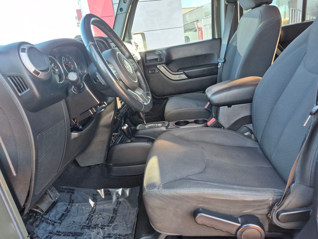 2015 Jeep Wrangler Unlimited Willys photo 2