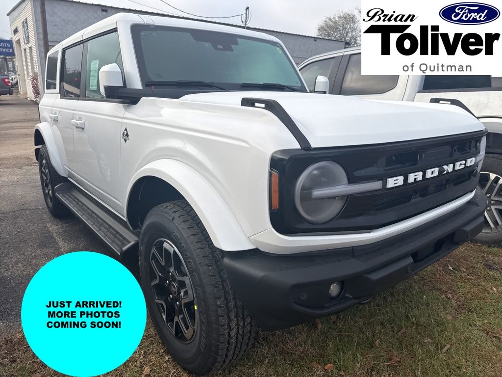 2025 Ford Bronco 4-Door Outer Banks's photo