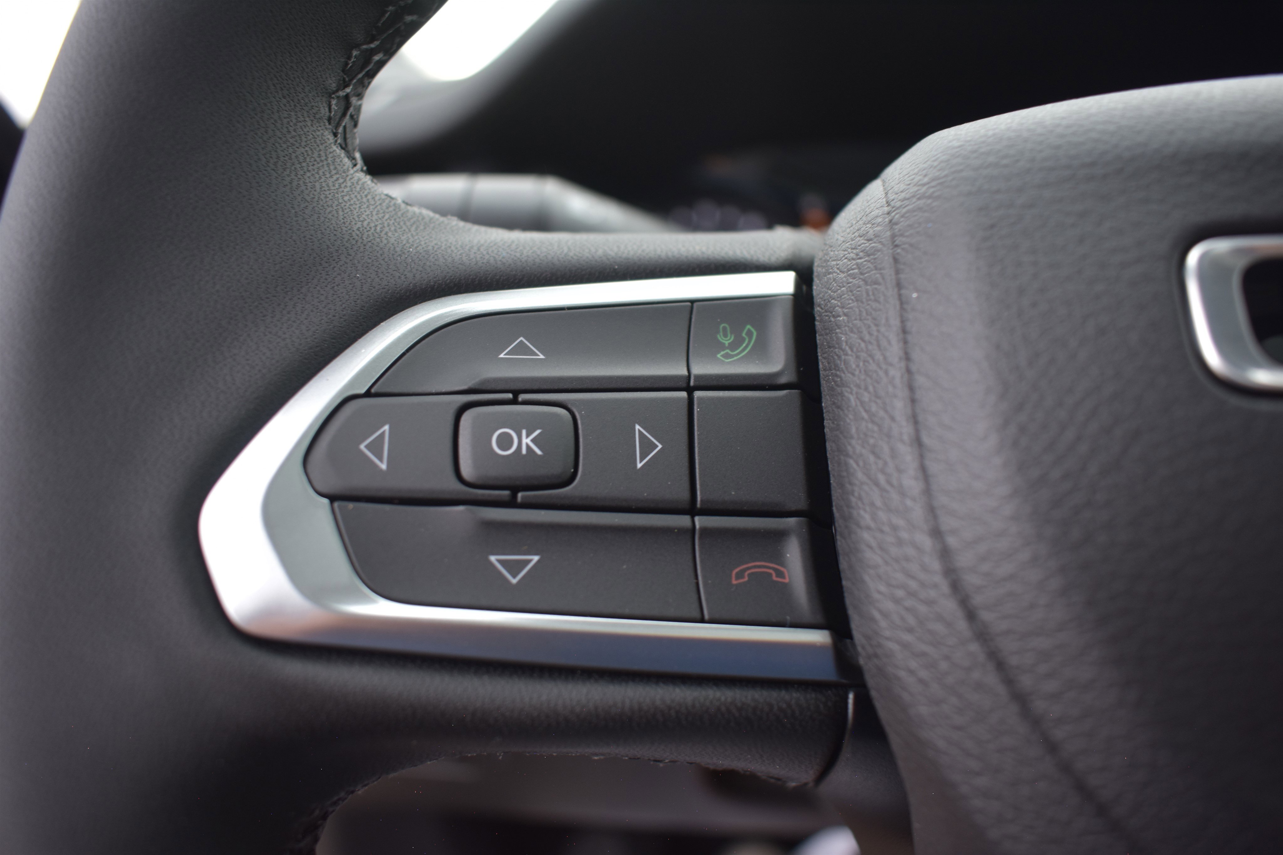 2025 Jeep Compass Latitude photo 12