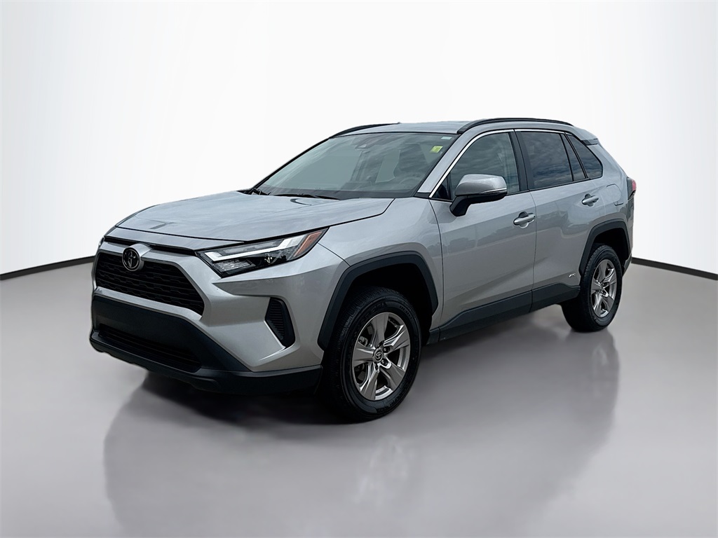 2025 Toyota RAV4 Hybrid XLE photo 5