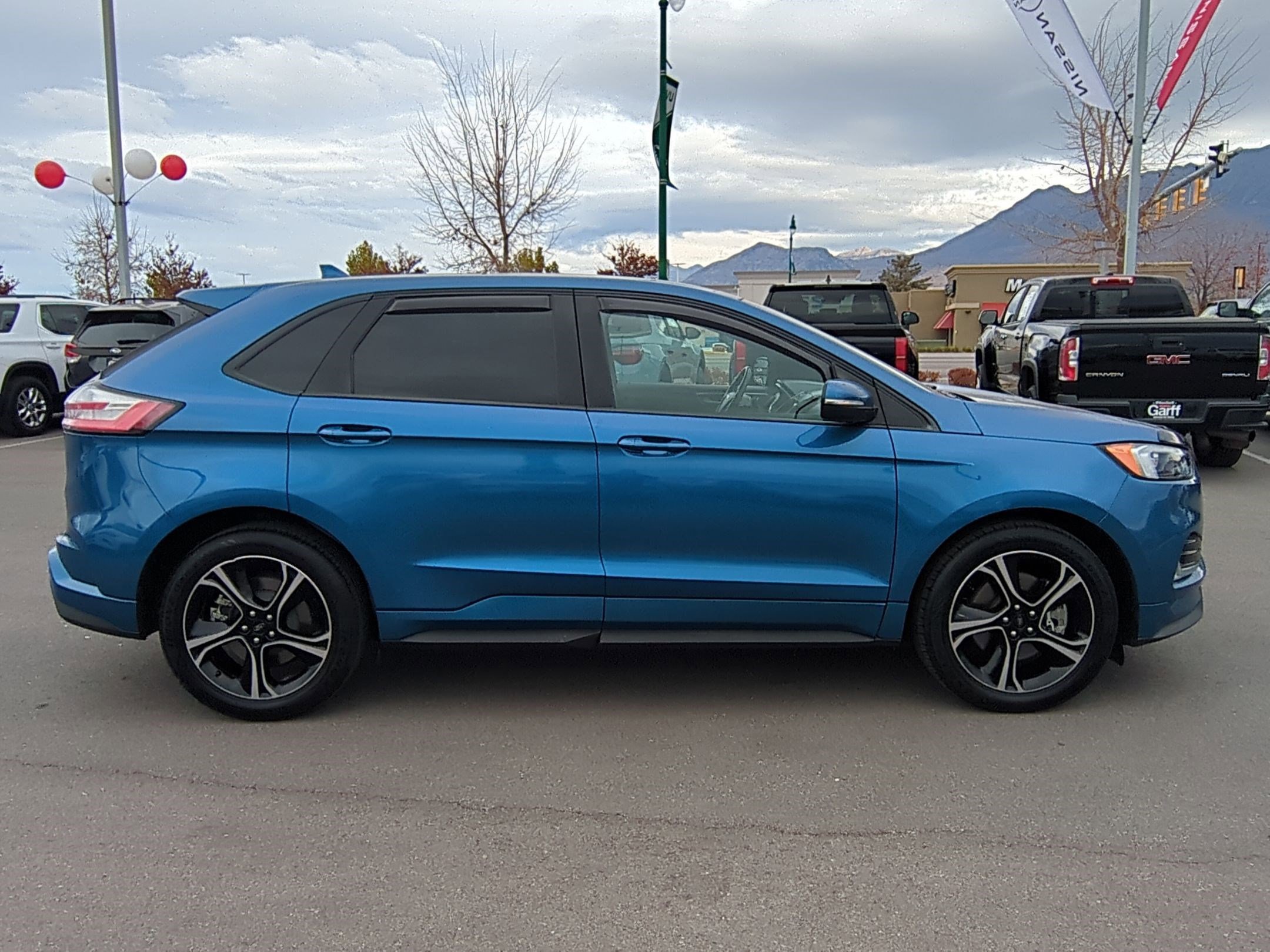 2019 Ford Edge ST photo 2