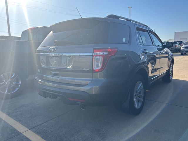2011 Ford Explorer XLT photo 4
